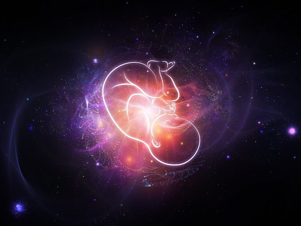 Dessin d'un bébé dans l'univers pour illustrer la communication énergétique avec bébé